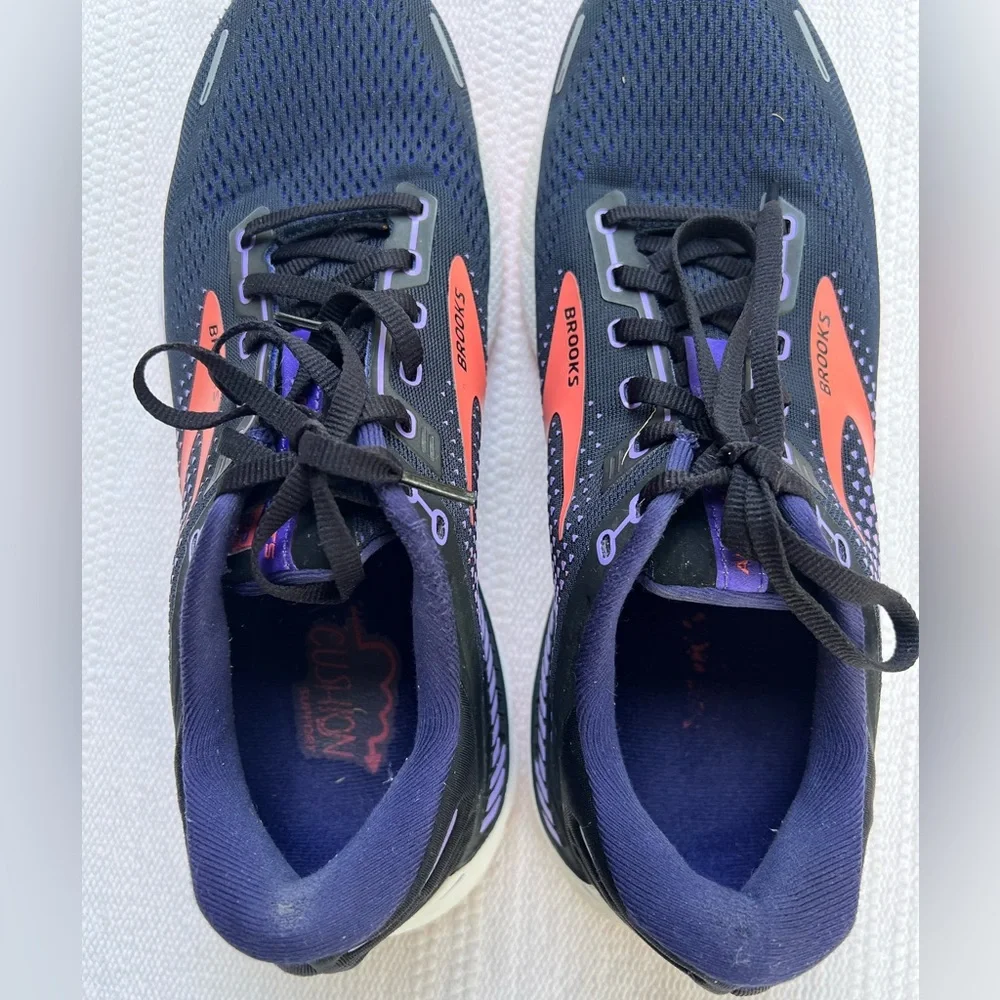 Brooks Women Adrenaline GTS 22 Running Shoes Size 11